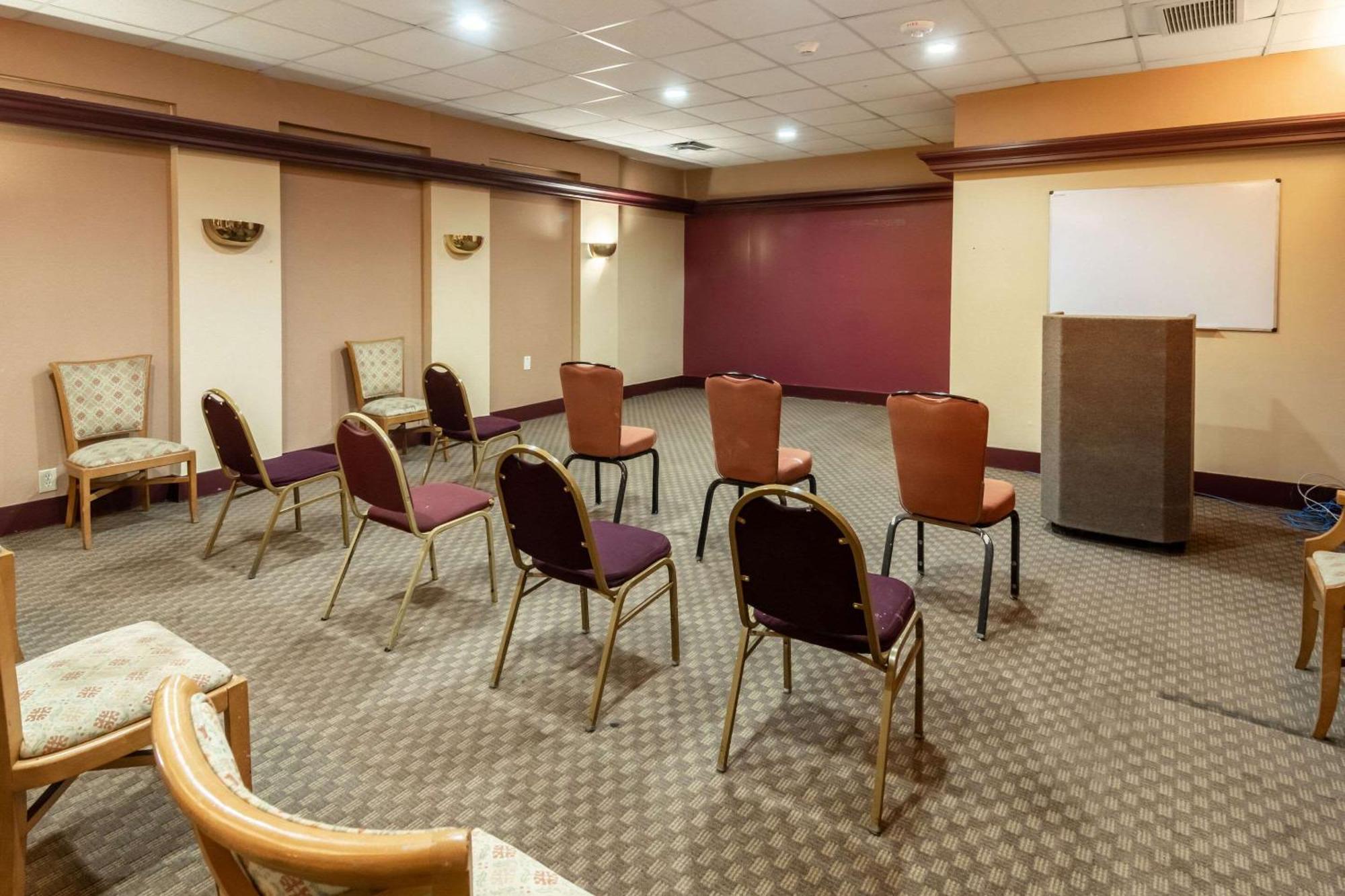 Rodeway Inn Данканвиль Экстерьер фото